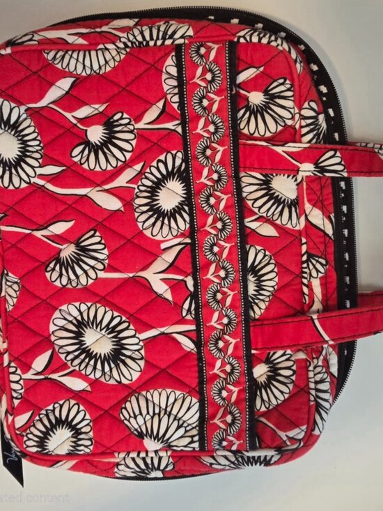 Vera Bradley Accessories - Vera Bradley Good Book Cover in Deco Daisy